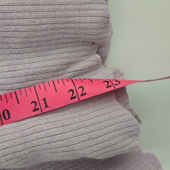 Scalloped Sweater - Picture 4 of 5